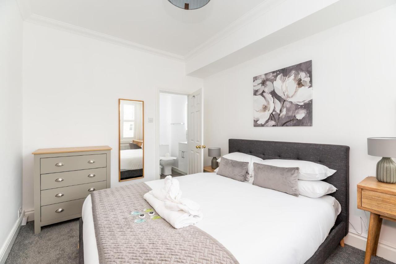 요크 Stunning And Modern 5 Bed House I Pass The Keys 빌라 외부 사진