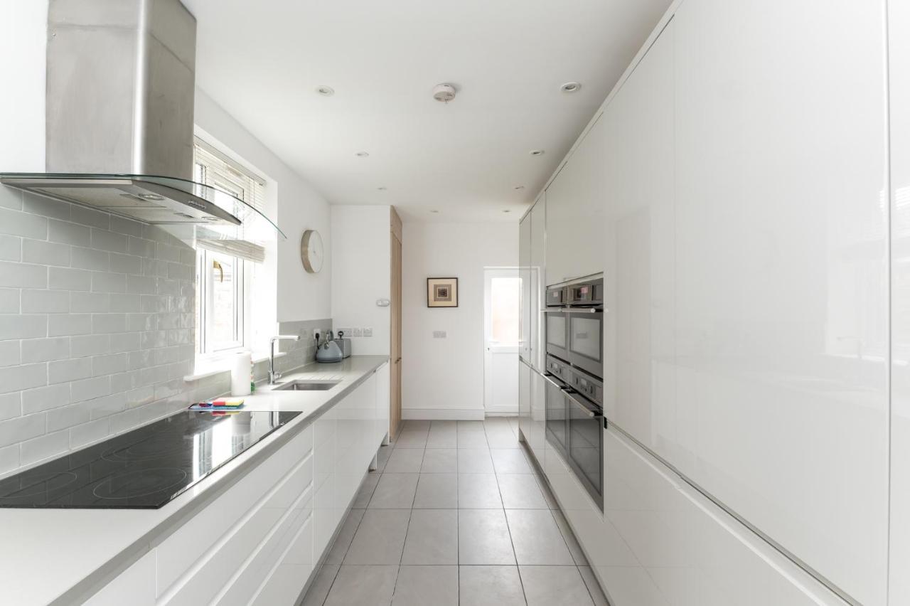 요크 Stunning And Modern 5 Bed House I Pass The Keys 빌라 외부 사진