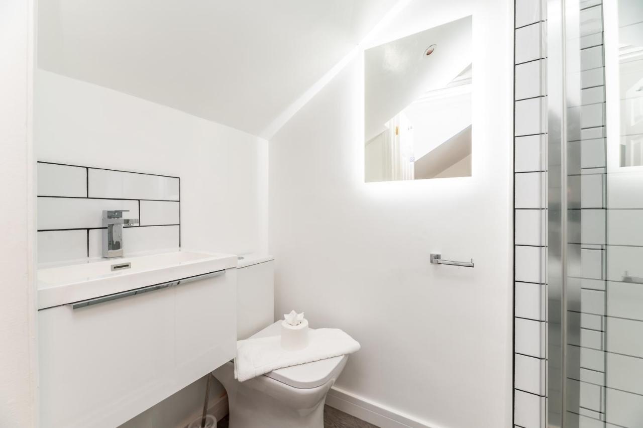 요크 Stunning And Modern 5 Bed House I Pass The Keys 빌라 외부 사진
